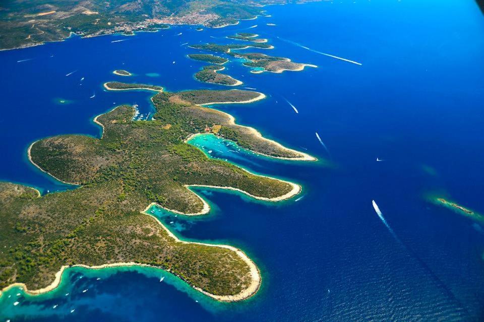 Meneghello Palmizana Art Villa Hvar Town